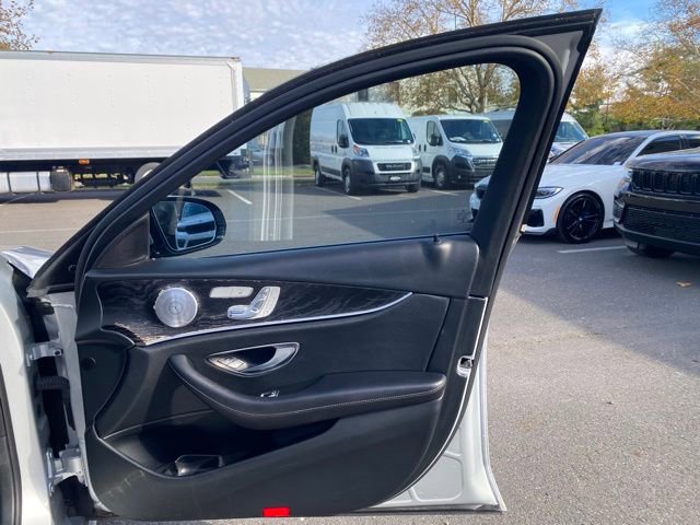 Used 2019 Mercedes-Benz E 300 4MATIC image 30