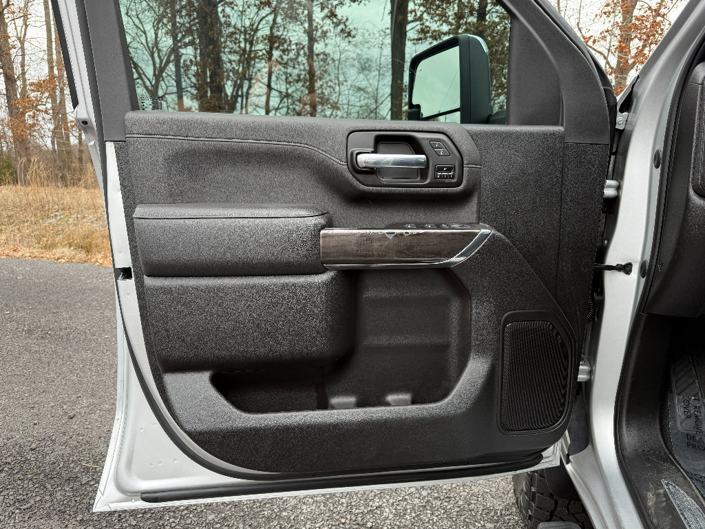 Used 2022 Chevrolet Silverado 2500 LTZ w/ LTZ Convenience Package image 26