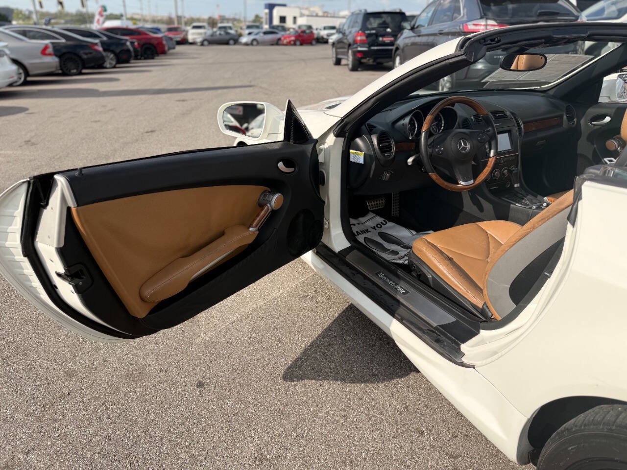 Used 2011 Mercedes-Benz SLK 300 image 15