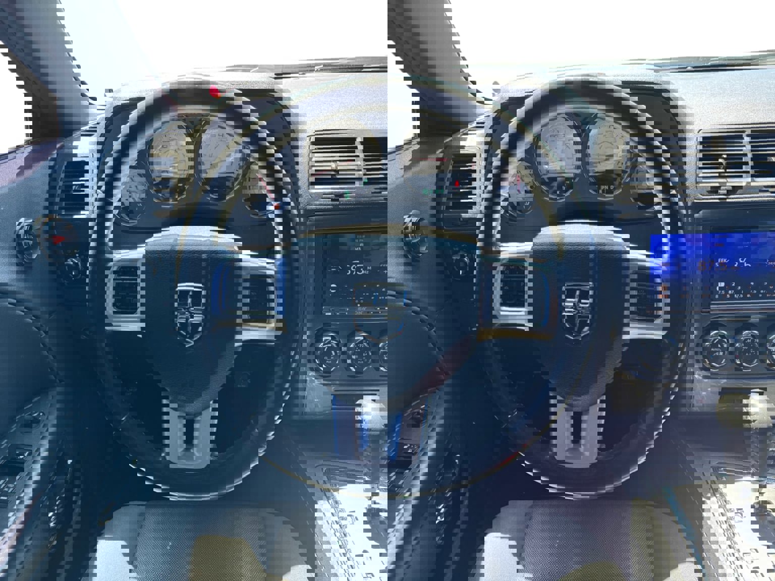 Used 2012 Dodge Challenger SXT image 13