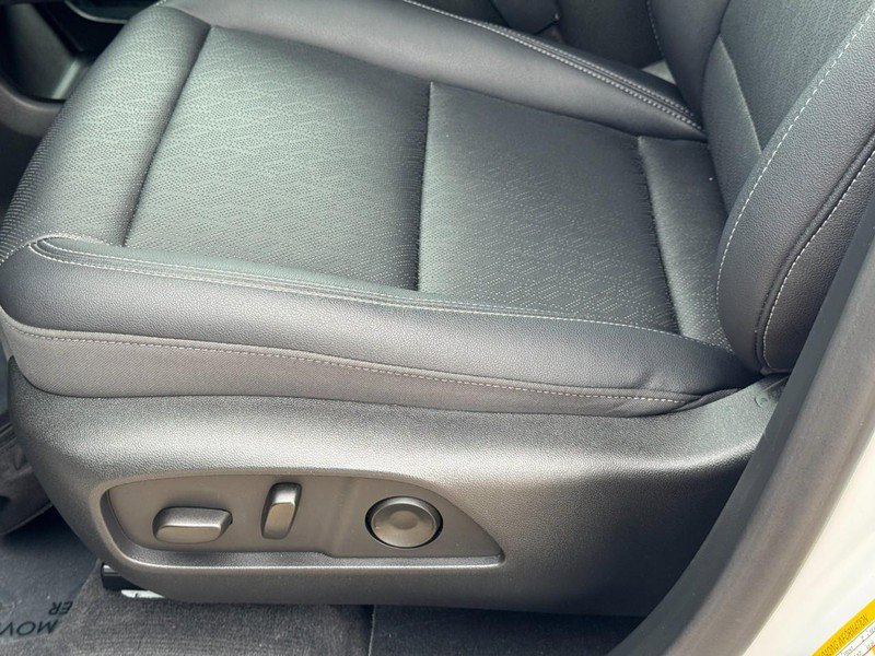 Used 2025 Chevrolet Equinox LT w/ Convenience Package II image 24