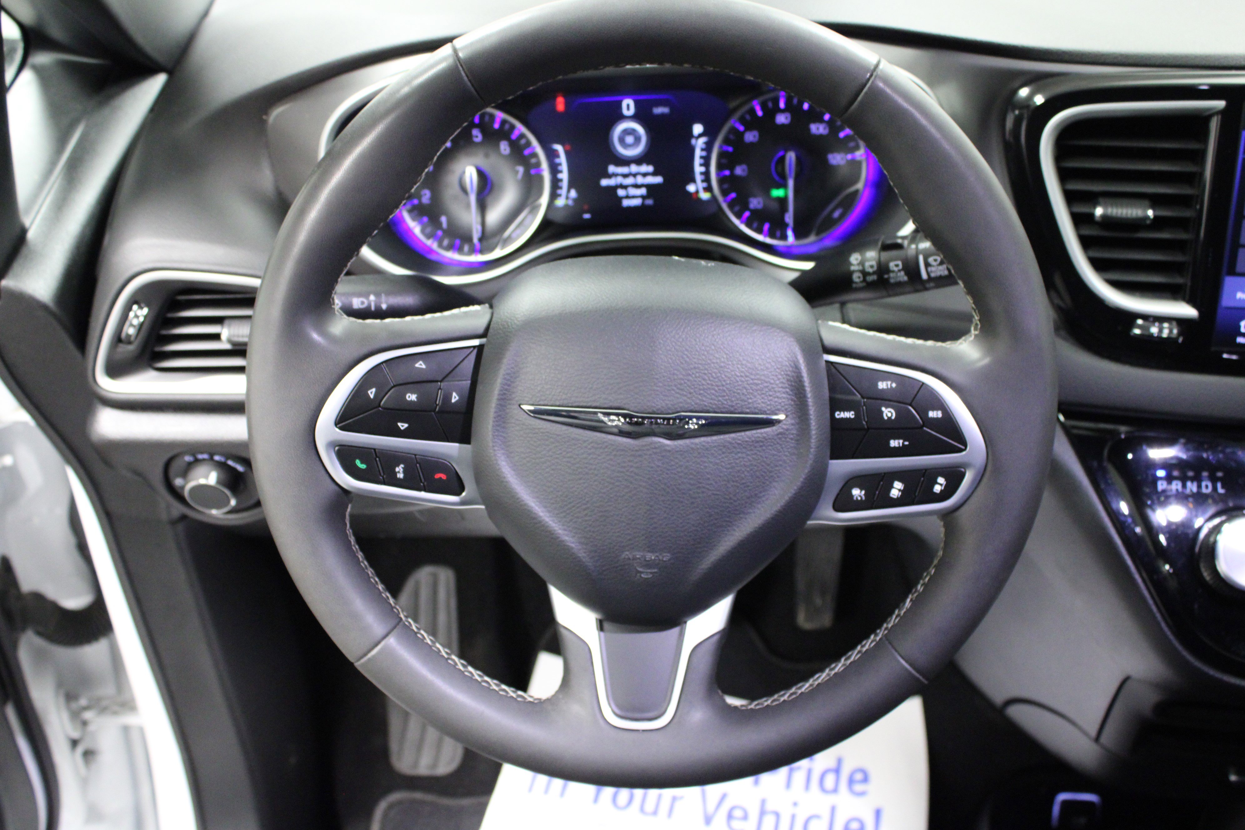 Used 2025 Chrysler Voyager LX FWD image 18