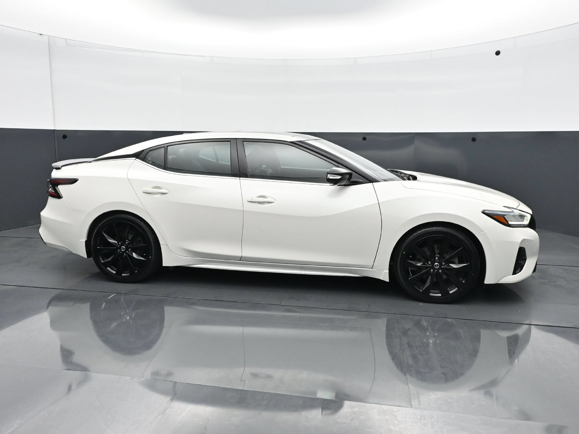 Used 2021 Nissan Maxima SR FWD image 8