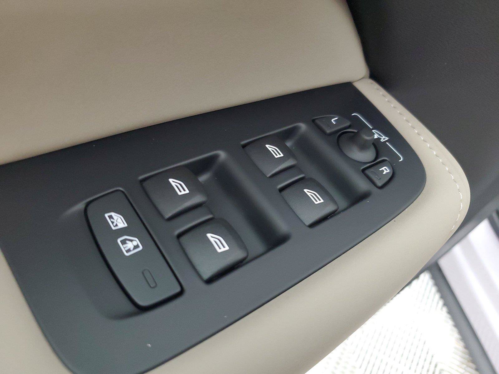 New 2027 Volvo XC60 B5 Core AWD/4WD image 20