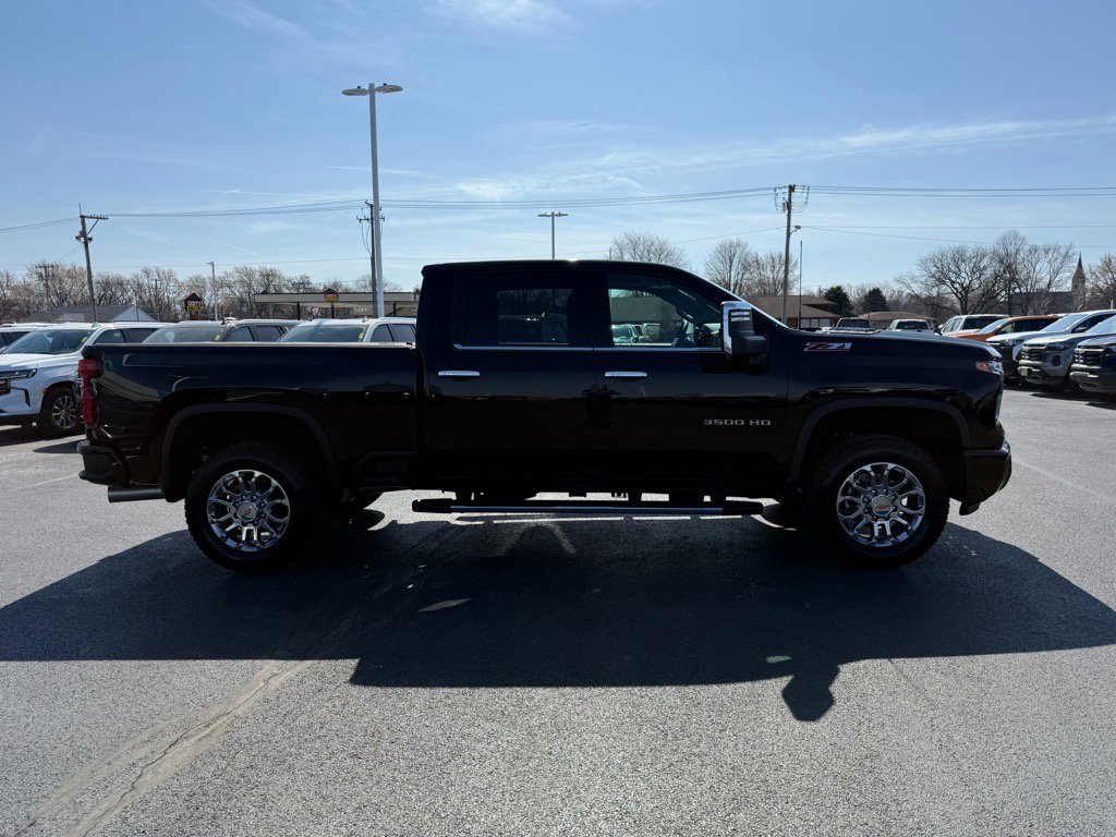 Used 2024 Chevrolet Silverado 3500 LTZ w/ LTZ Plus Package image 6