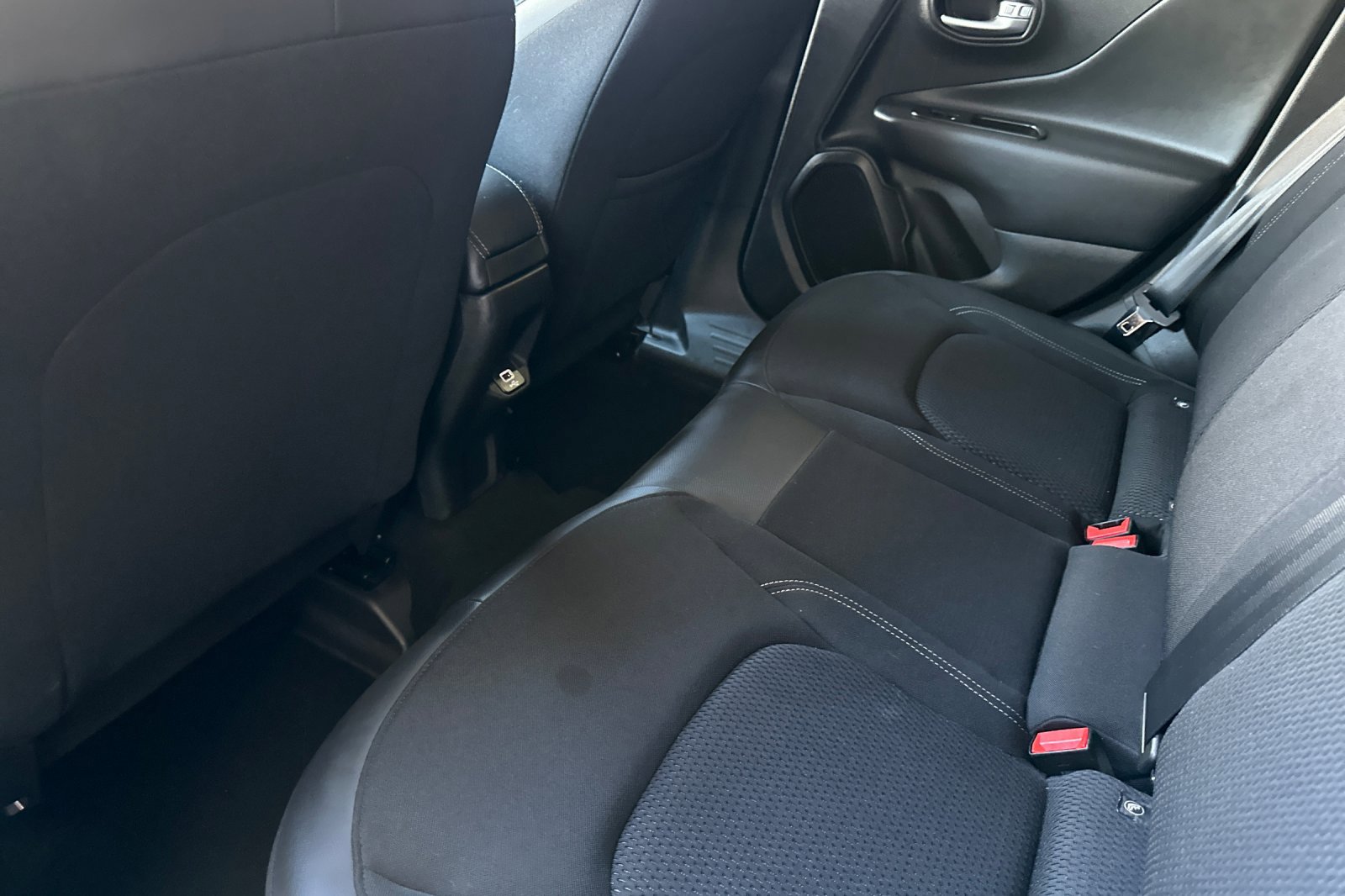 Used 2022 Jeep Renegade Latitude image 14