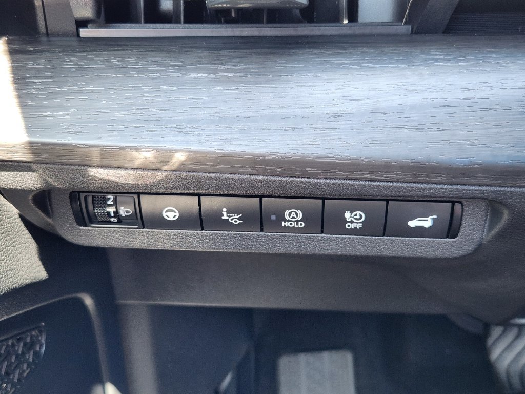 Used 2024 Nissan Ariya AWD image 19