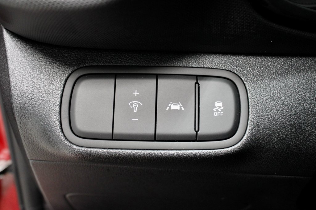 Used 2022 Hyundai Venue SEL image 28