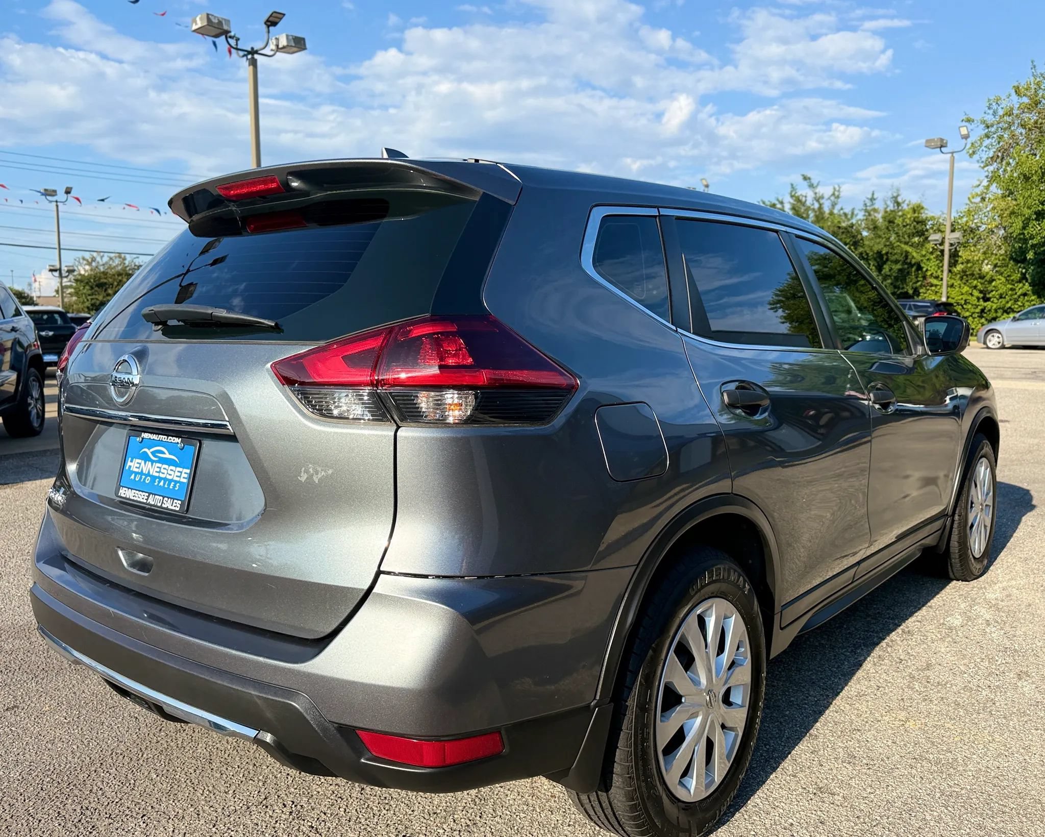 Used 2020 Nissan Rogue S FWD image 20