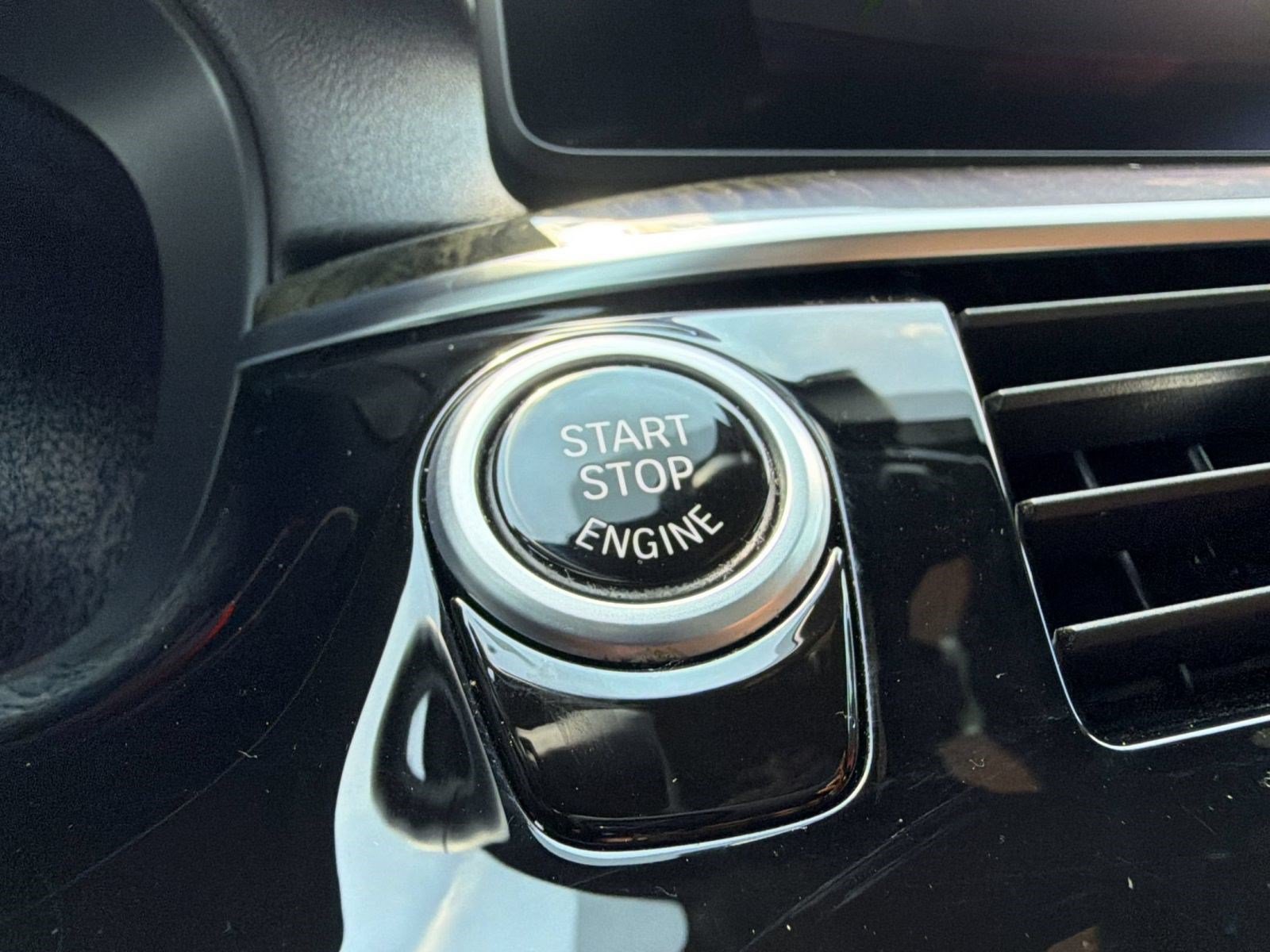 Used 2022 BMW 540i w/ M Sport Package RWD image 14