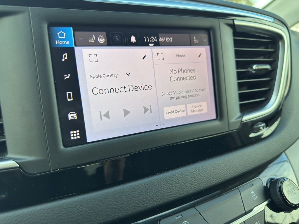 Used 2022 Chrysler Voyager LX image 22