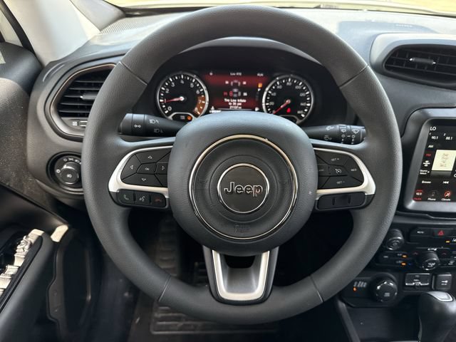 Used 2023 Jeep Renegade Latitude AWD/4WD image 12