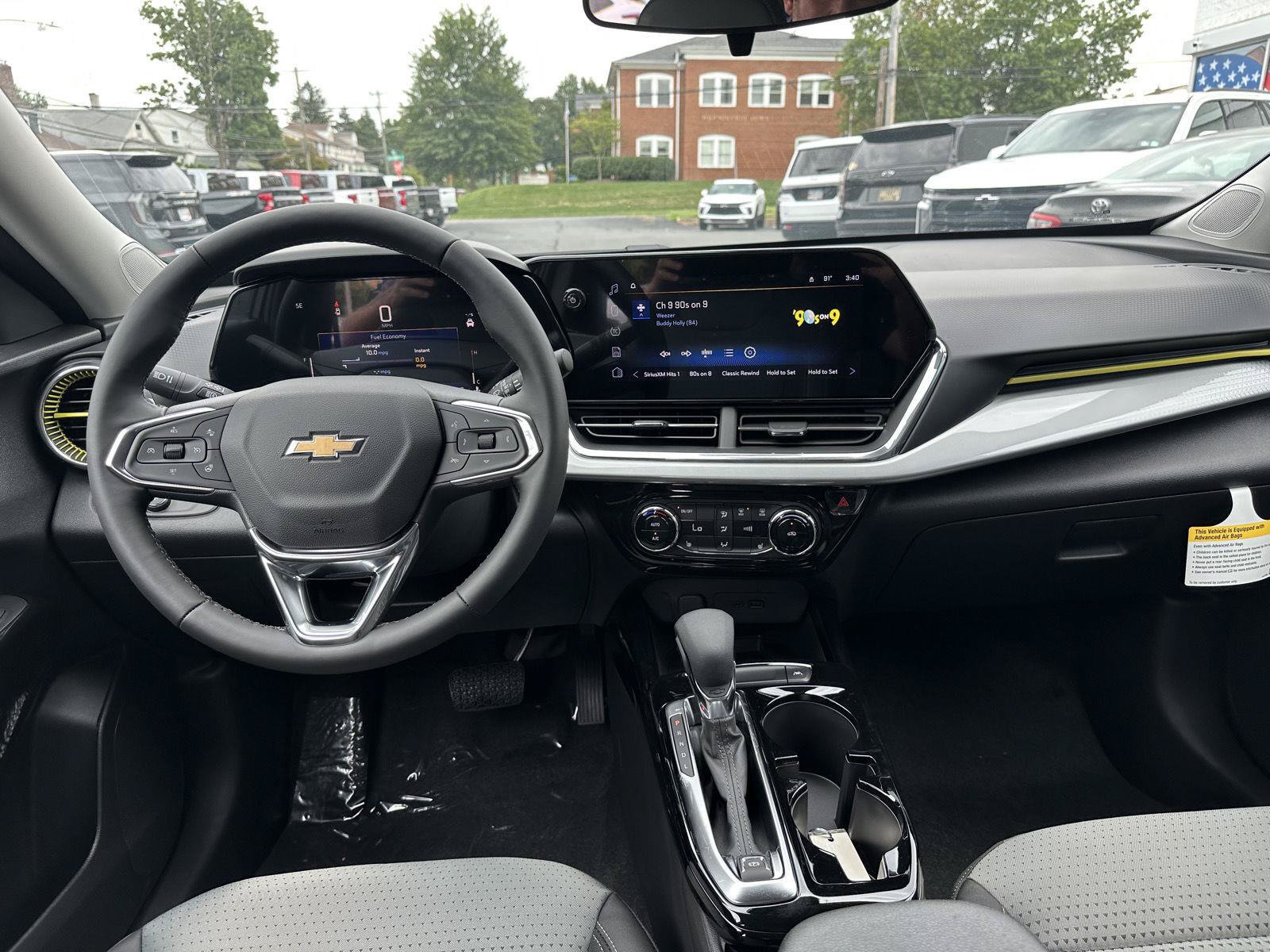 New 2026 Chevrolet Trax LT w/ Sunroof Package FWD image 17