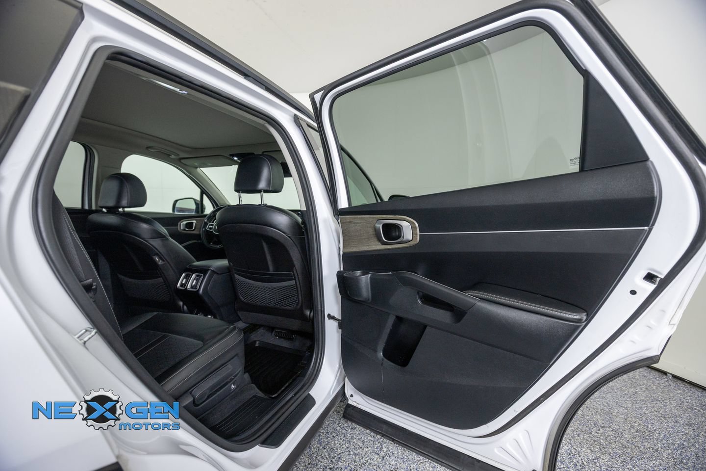 Used 2021 Kia Sorento EX w/ EX AWD X-Line Package image 36