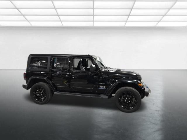 Used 2023 Jeep Wrangler Unlimited Sahara w/ Cold Weather Group AWD/4WD image 3