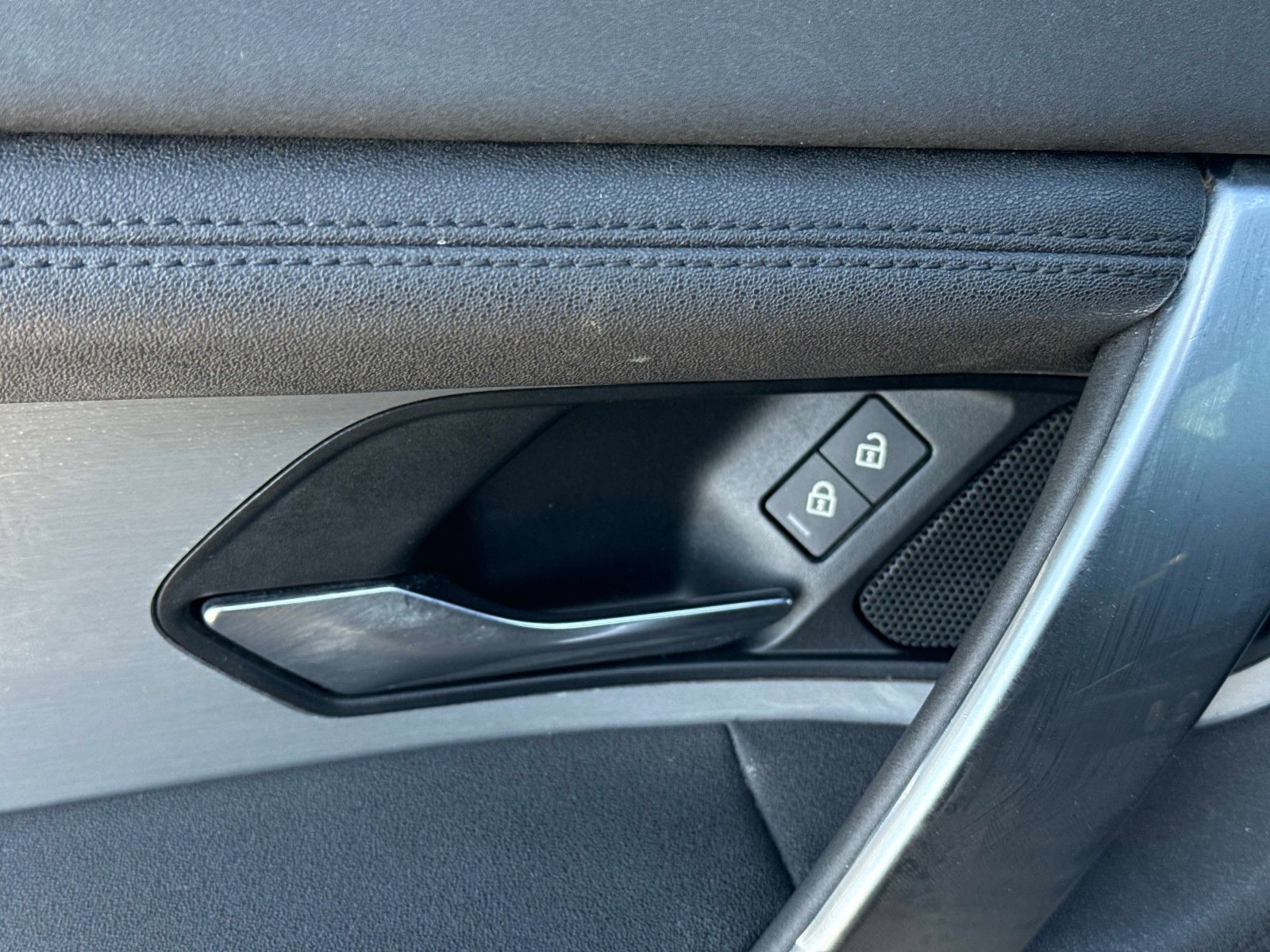 Used 2021 Land Rover Discovery Sport S image 21