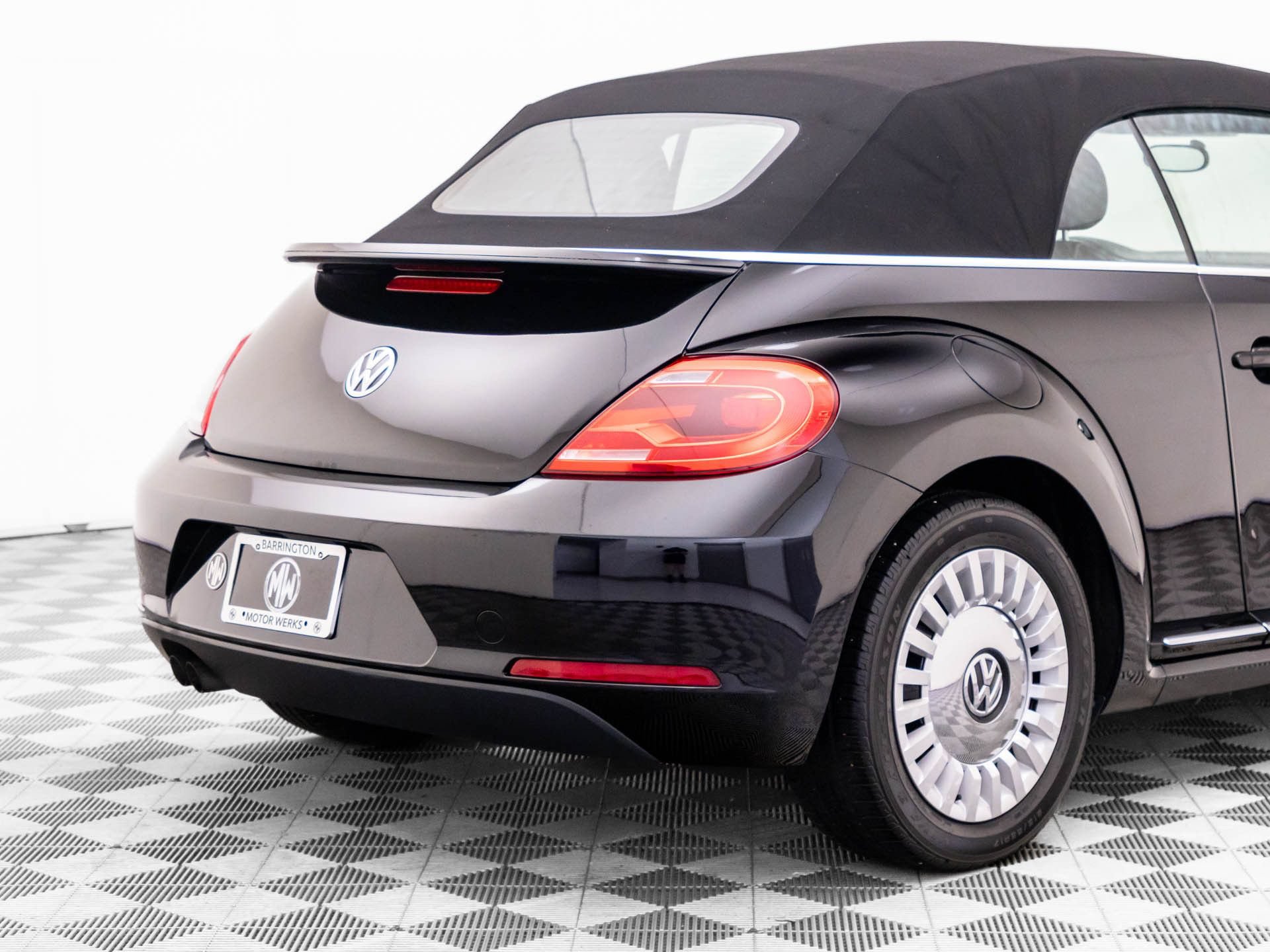 Used 2015 Volkswagen Beetle 1.8T FWD image 29