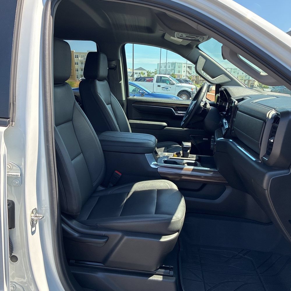 Used 2024 Chevrolet Silverado 1500 RST w/ Redline Edition AWD/4WD image 21