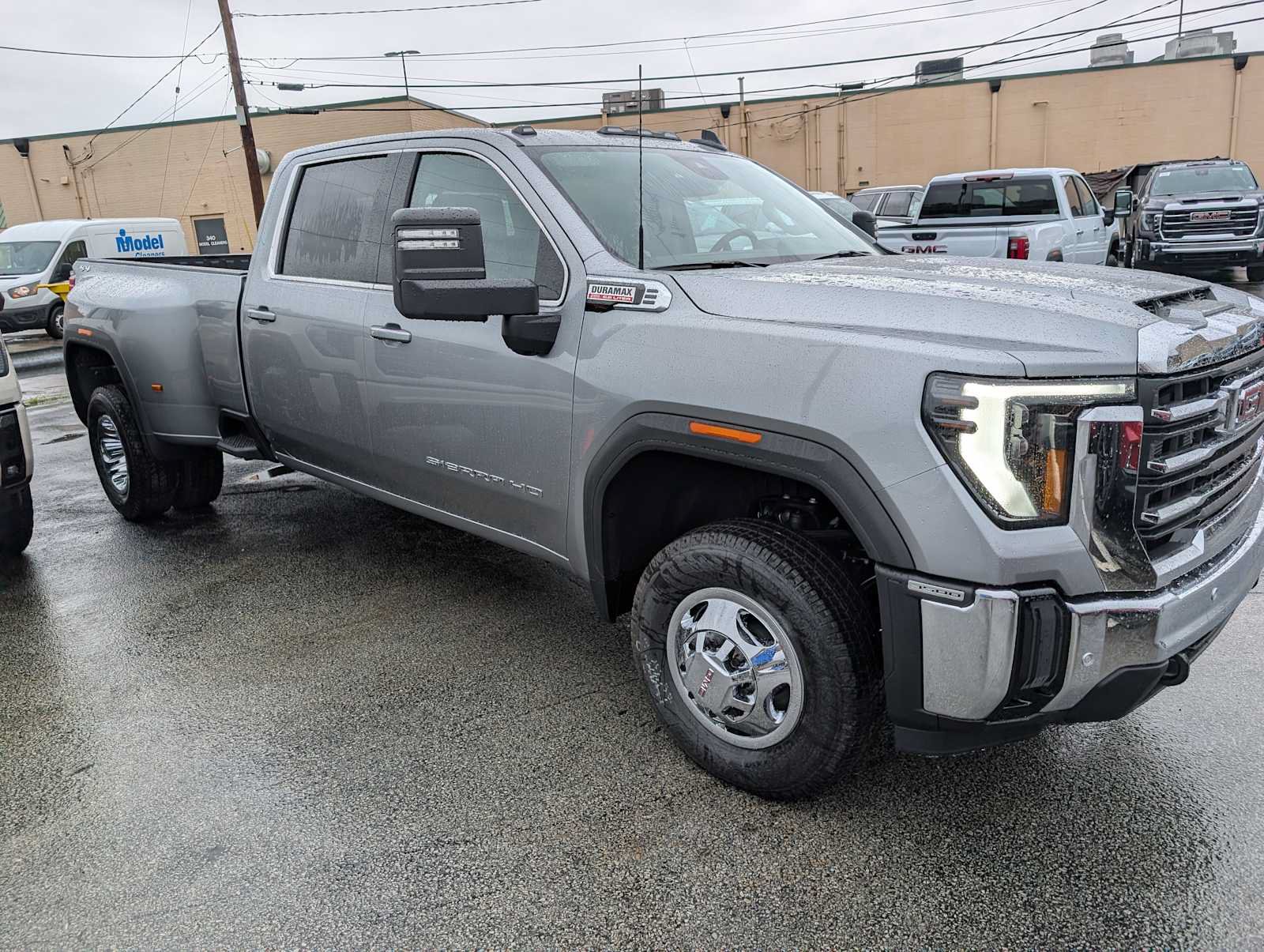 New 2026 GMC Sierra 3500 SLE w/ Preferred Package AWD/4WD image 6
