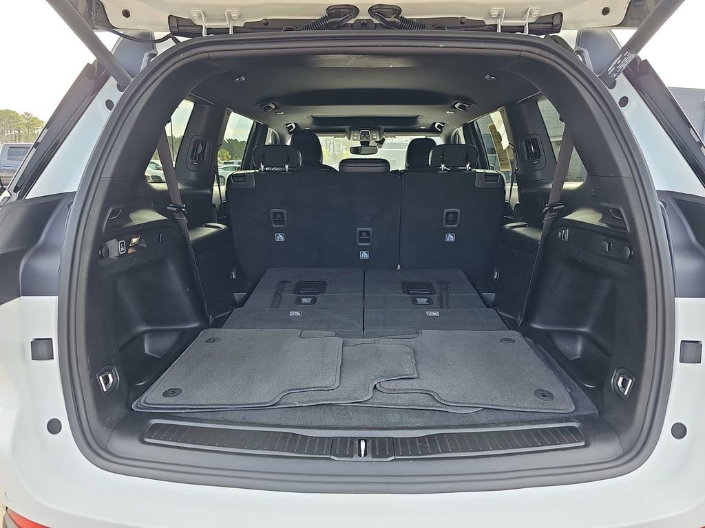 Used 2023 Jeep Grand Cherokee L Laredo image 17