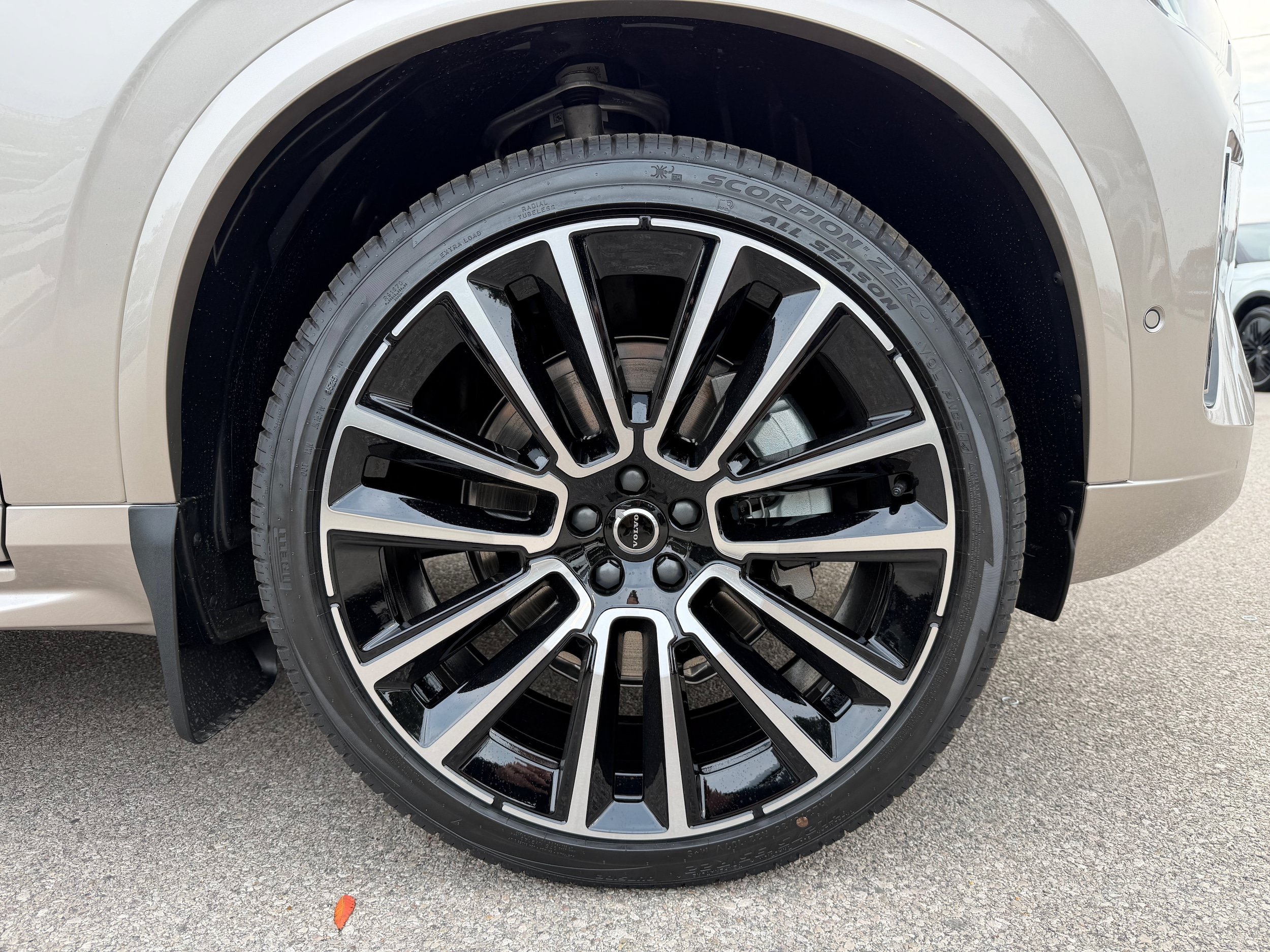 New 2026 Volvo XC90 B6 Ultra w/ Lounge Package AWD/4WD image 7