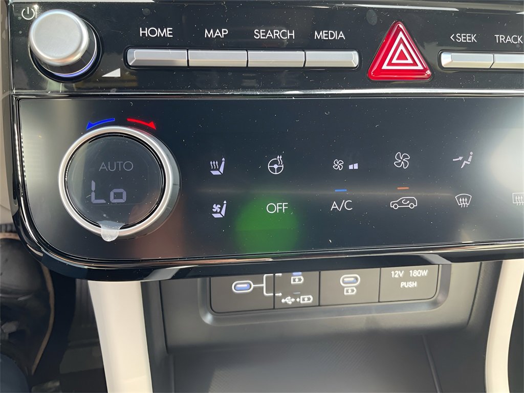 New 2025 Hyundai Tucson Limited image 30