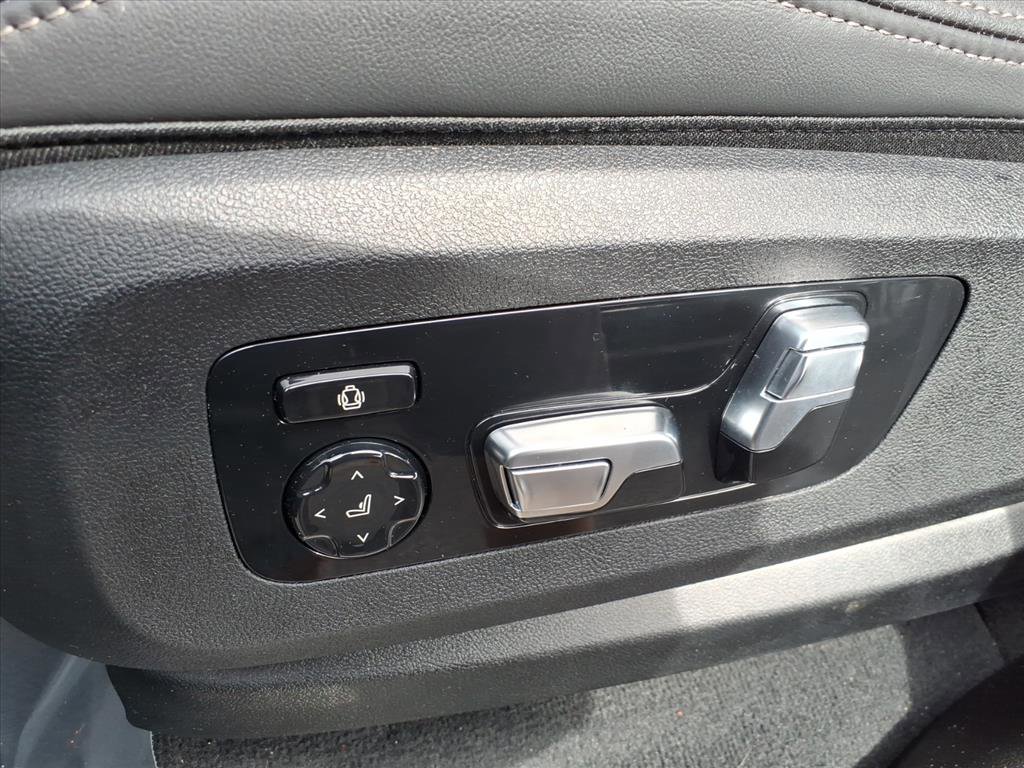 Used 2023 BMW X7 xDrive40i w/ Parking Assistance Package image 28