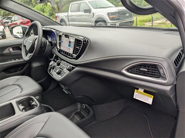 New 2026 Chrysler Pacifica Select image 34