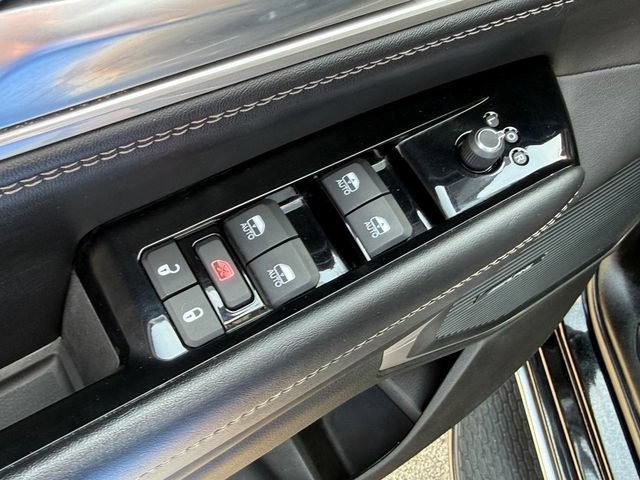 Used 2024 Jeep Wagoneer Series III AWD/4WD image 21