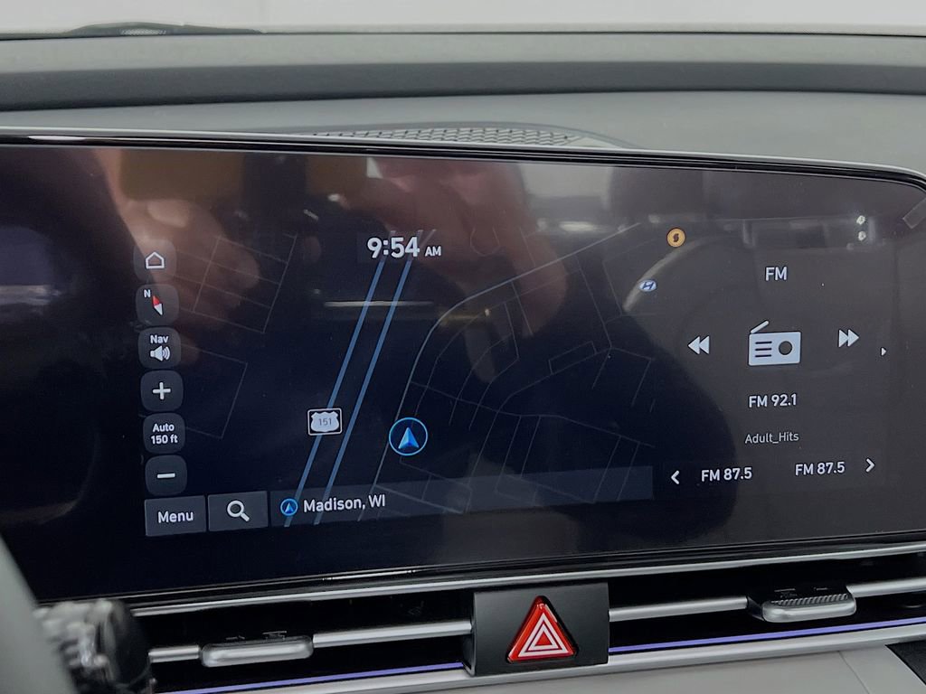 New 2025 Hyundai Elantra Limited image 11