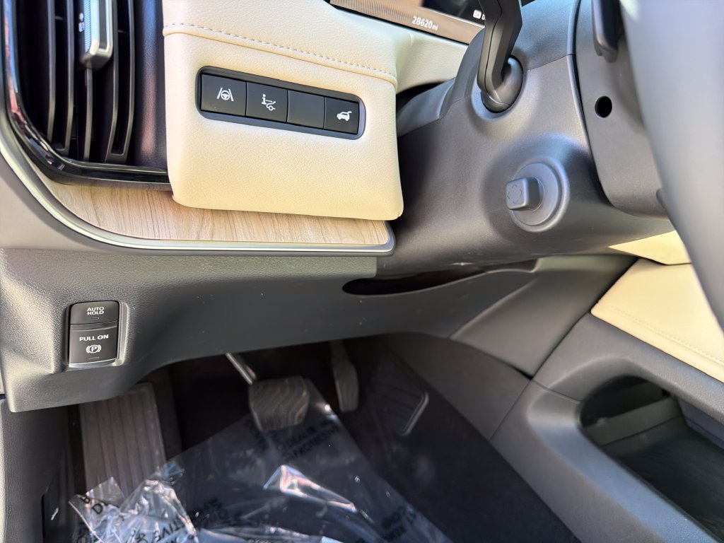 Used 2025 Nissan Armada Platinum Reserve RWD image 20