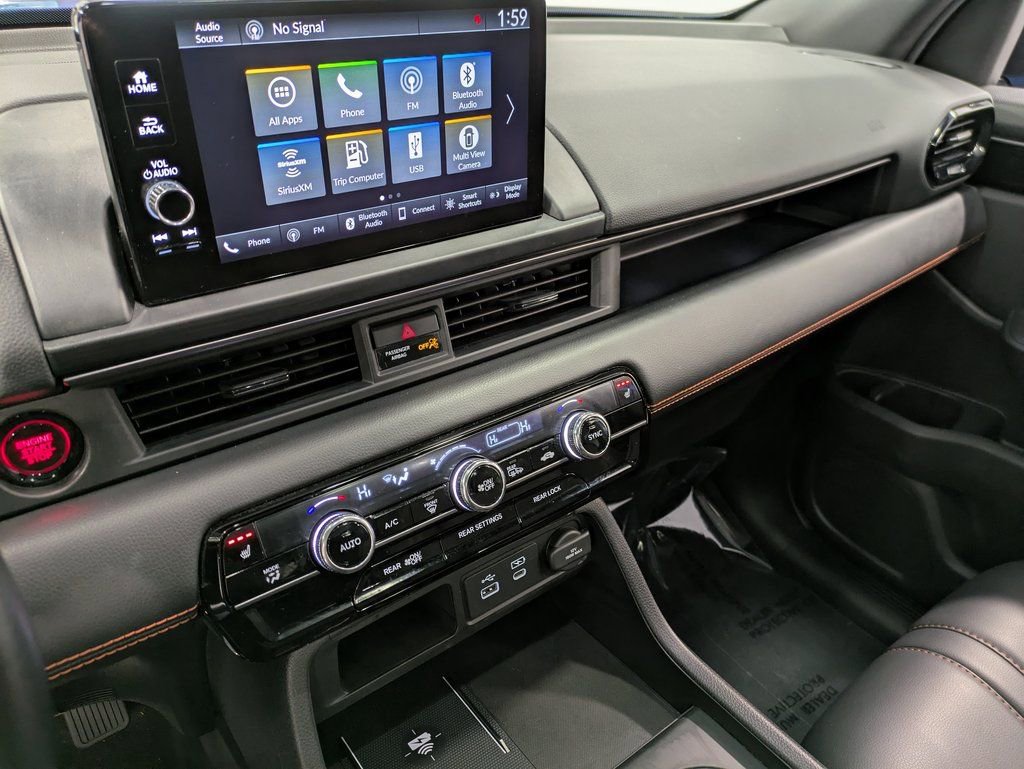 Used 2025 Honda Pilot TrailSport image 10