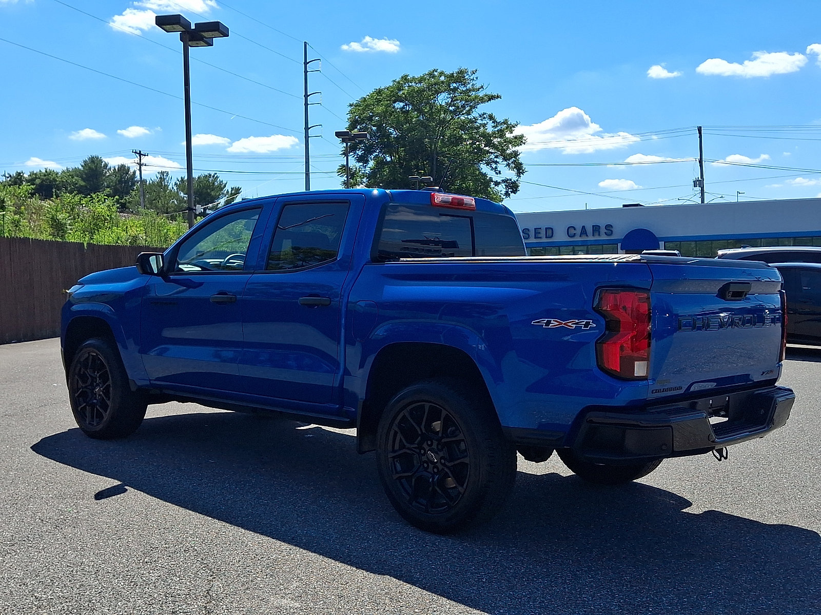 Used 2023 Chevrolet Colorado W/T w/ Technology Package AWD/4WD image 4