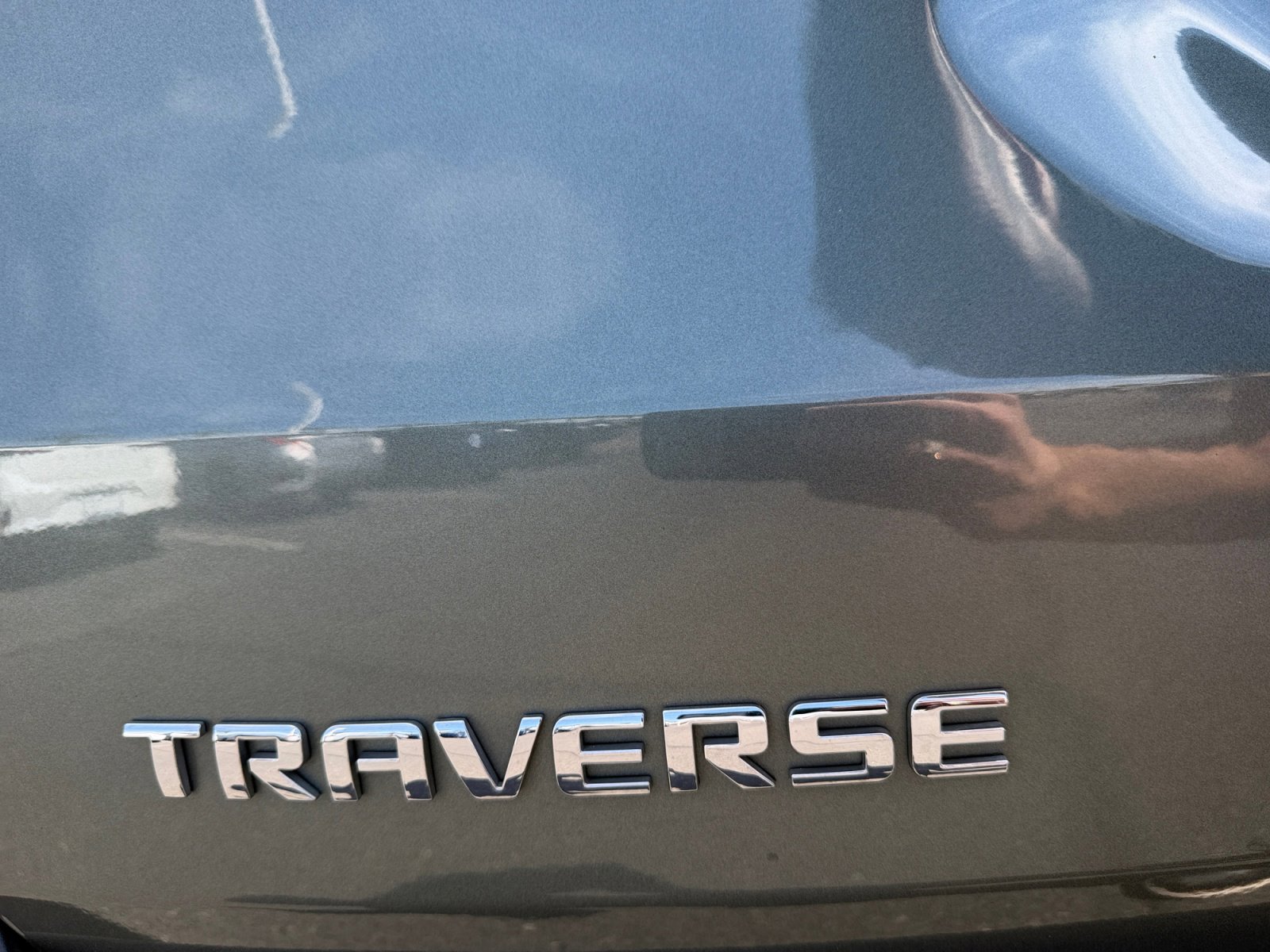 Used 2023 Chevrolet Traverse LT image 24