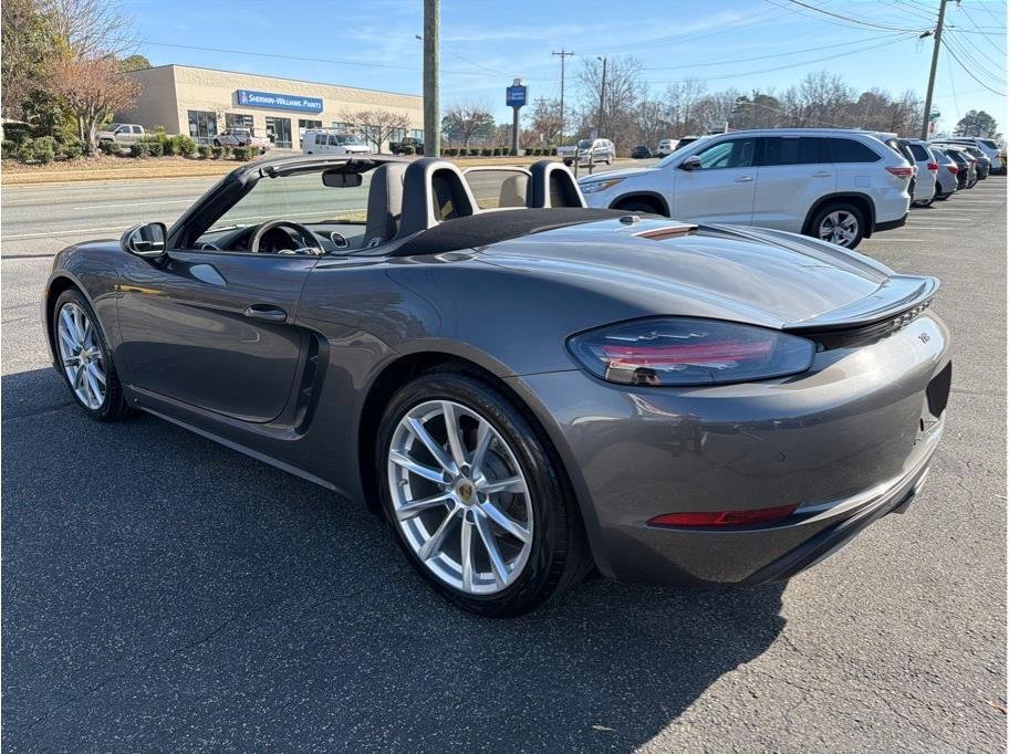 Used 2018 Porsche 718 Boxster Roadster 2D RWD image 4