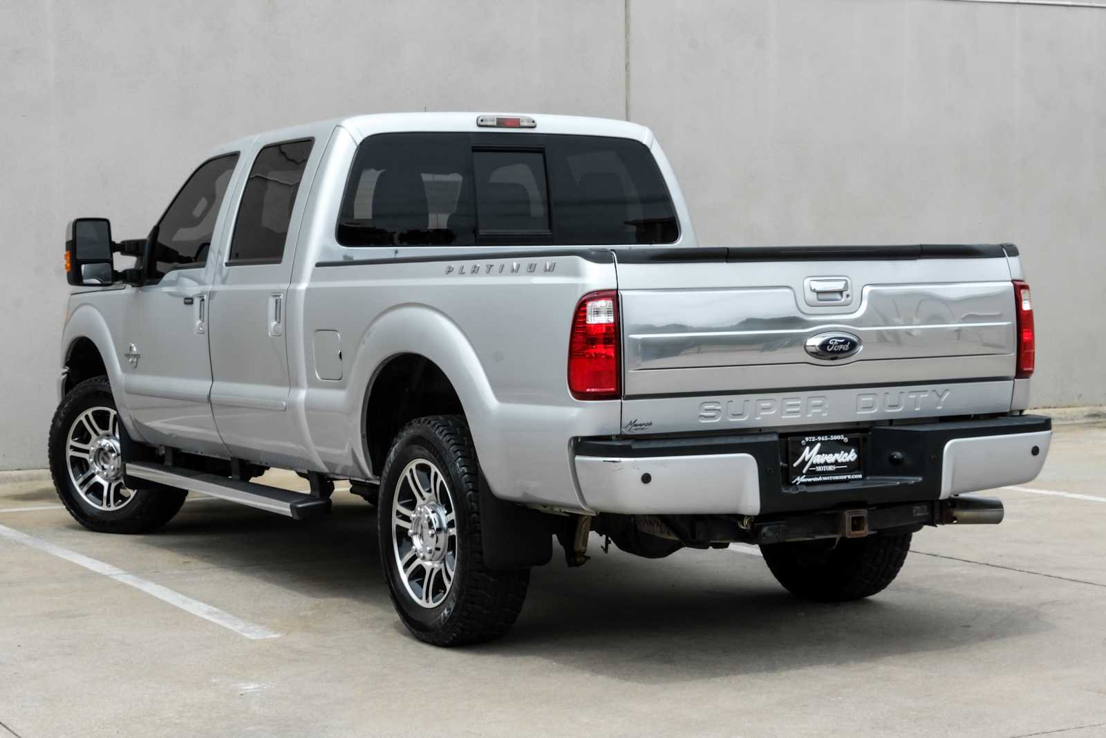 Used 2016 Ford F250 Platinum w/ FX4 Off-Road Package AWD/4WD image 11