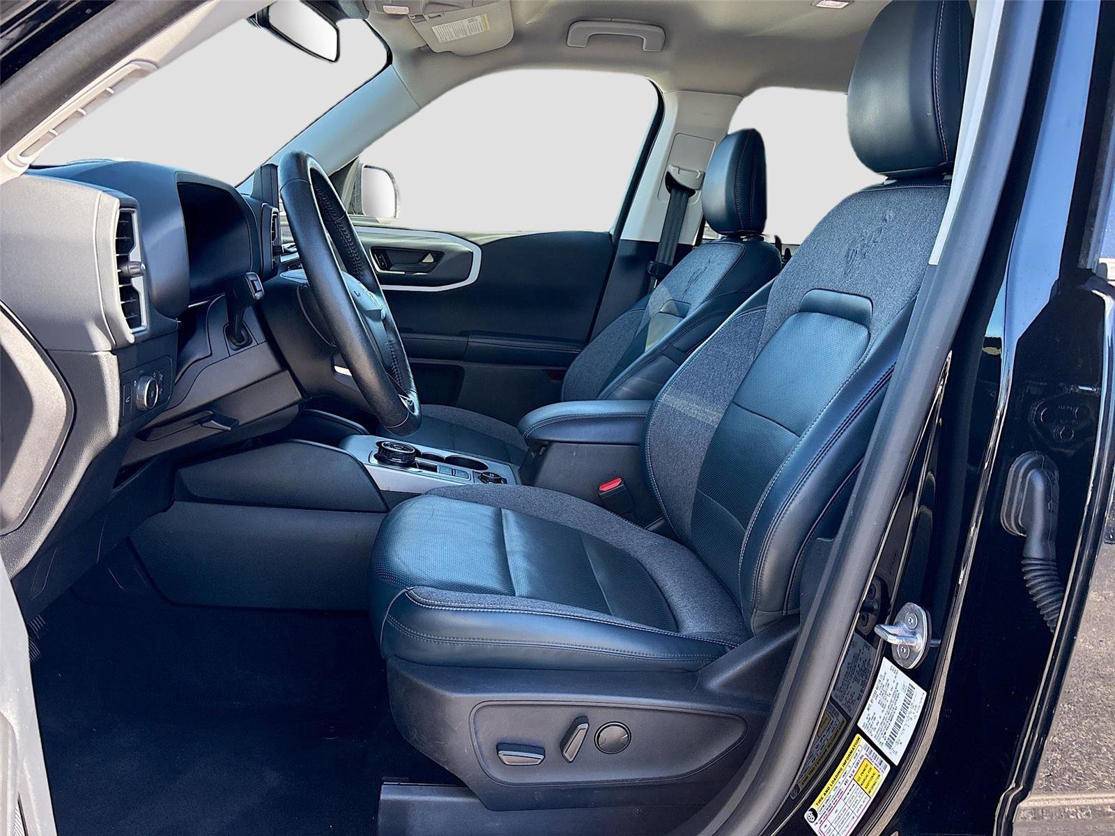 Used 2021 Ford Bronco Sport Outer Banks w/ Outer Banks Package (96D) image 26