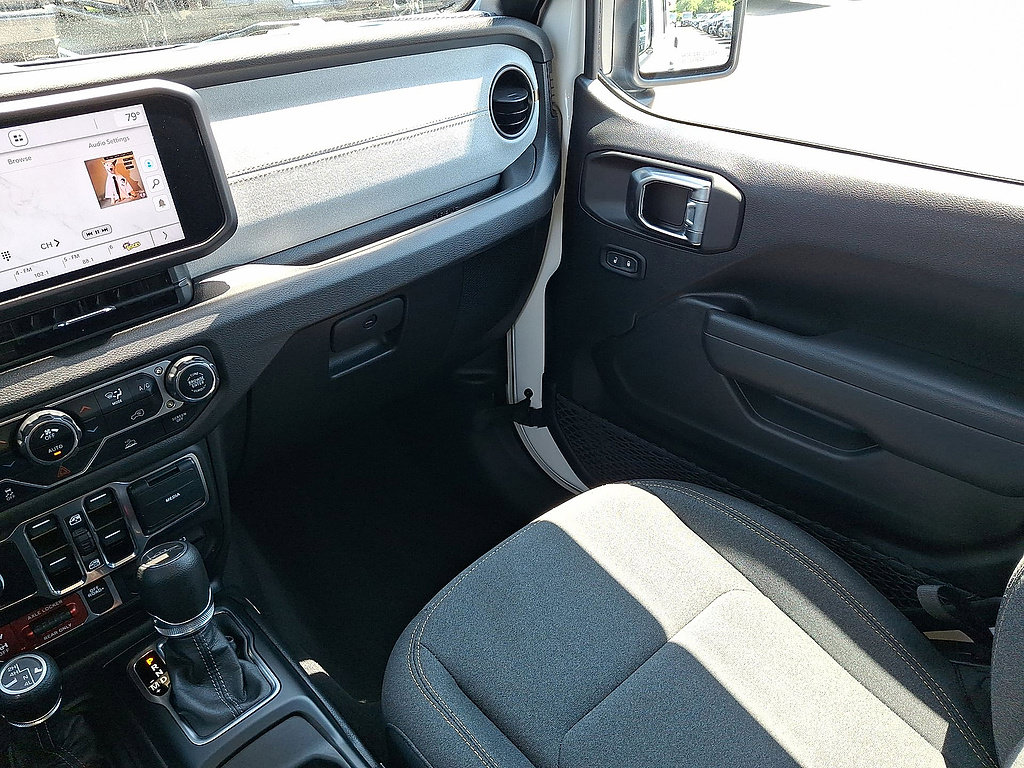 Used 2025 Jeep Gladiator Sport AWD/4WD image 11