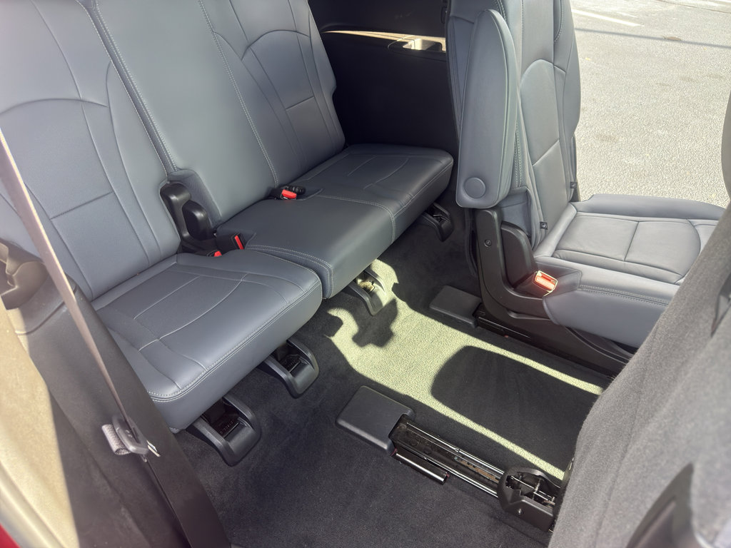 Used 2024 Buick Enclave Premium image 39