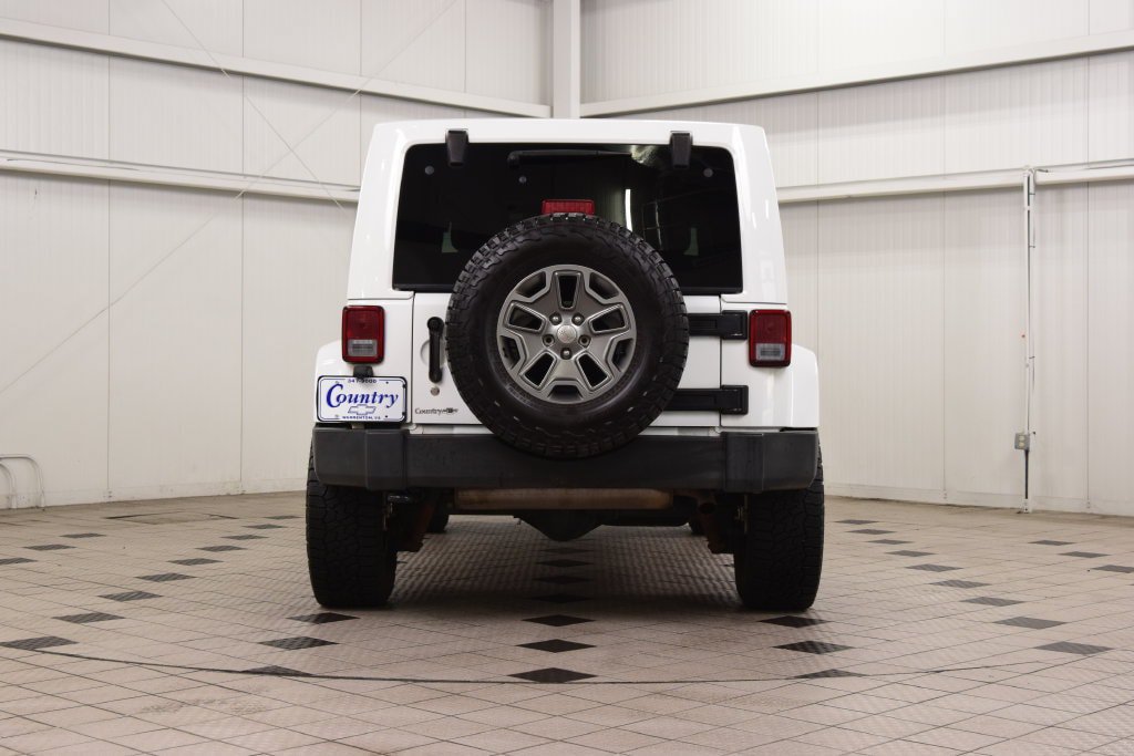 Used 2017 Jeep Wrangler Unlimited Rubicon w/ Cold Weather Group AWD/4WD image 8