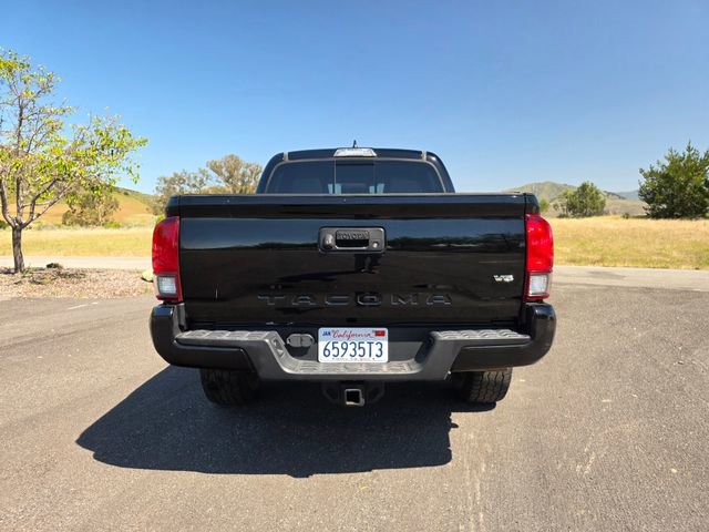 Used 2018 Toyota Tacoma TRD Sport AWD/4WD image 7