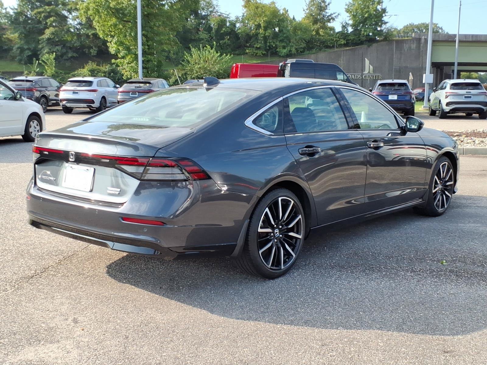 Used 2023 Honda Accord Touring image 8