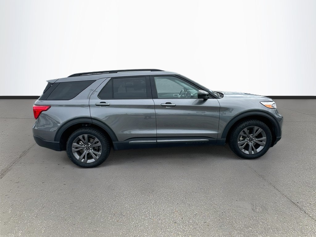 Used 2023 Ford Explorer XLT w/ Equipment Group 202A AWD/4WD image 8