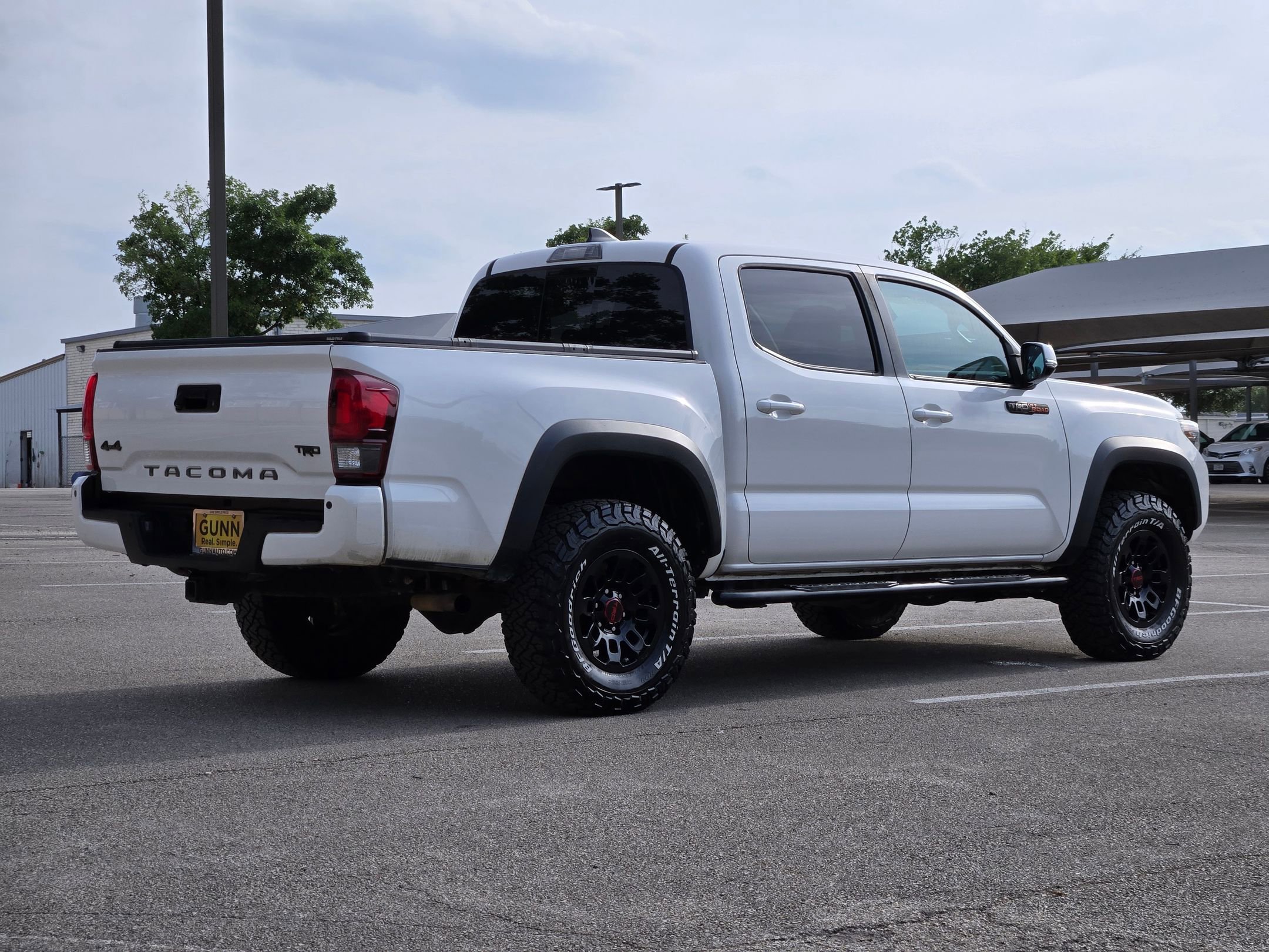 Used 2019 Toyota Tacoma TRD Off-Road w/ Technology Package AWD/4WD image 4
