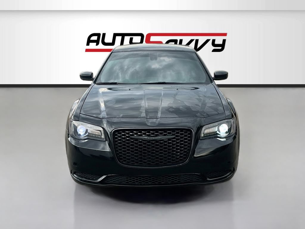 Used 2022 Chrysler 300 Touring w/ Sport Appearance Package RWD image 2