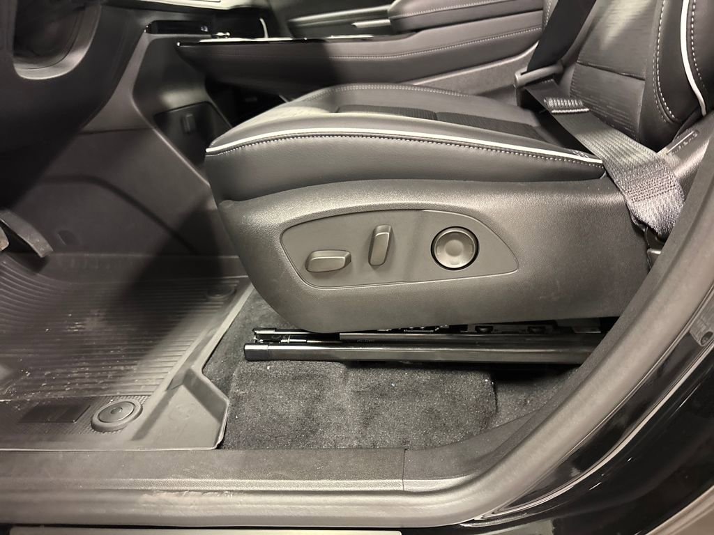 New 2026 Buick Enclave Sport Touring w/ Power Package image 28