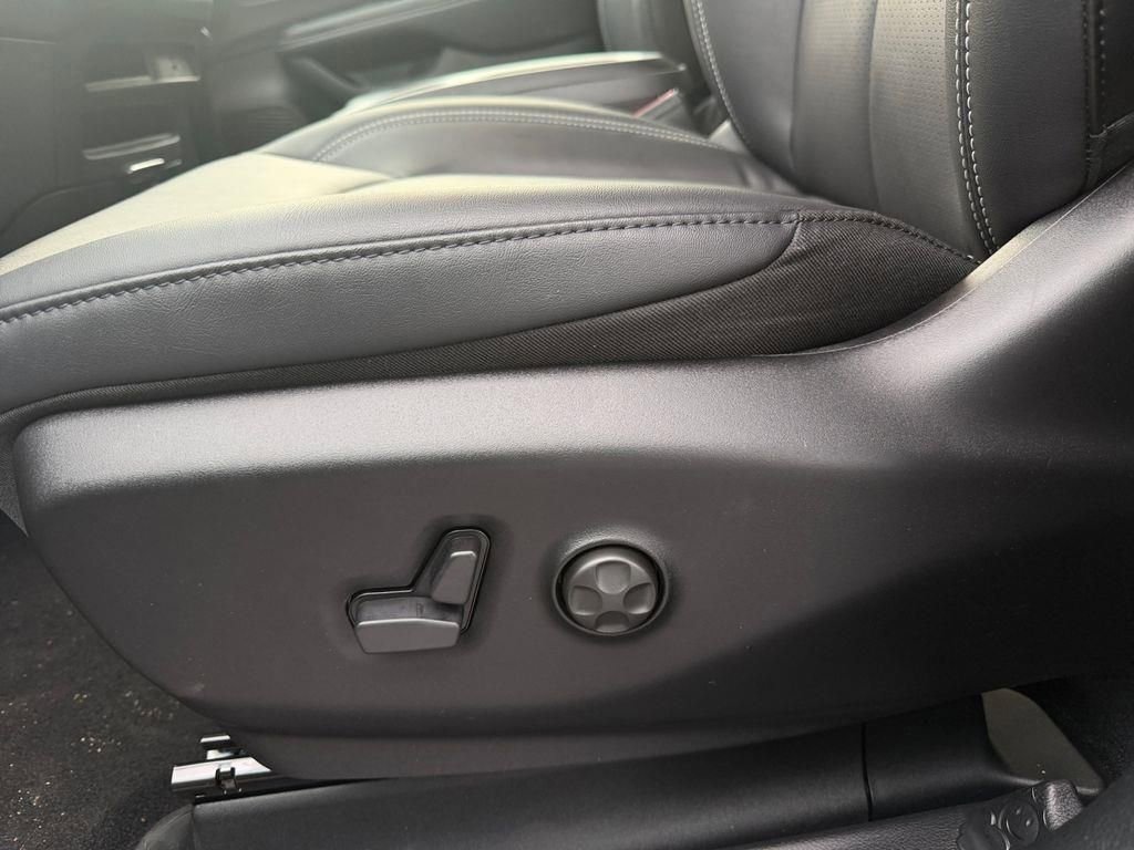 New 2026 Chrysler Voyager LX image 19