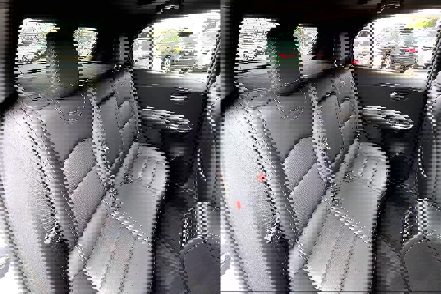 Used 2023 Cadillac XT4 Premium Luxury w/ Technology Package image 18