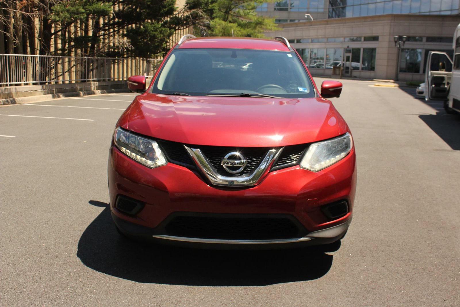 Used 2015 Nissan Rogue SV w/ SV Premium Package AWD/4WD image 3