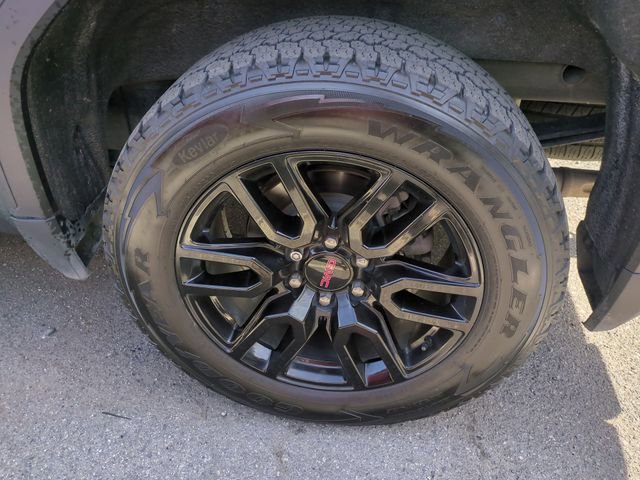 Used 2021 GMC Sierra 1500 Elevation w/ X31 Off-Road Package AWD/4WD image 10